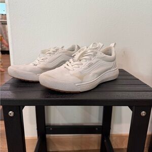 White Casual Sneakers - Vans Ultrarange Exo